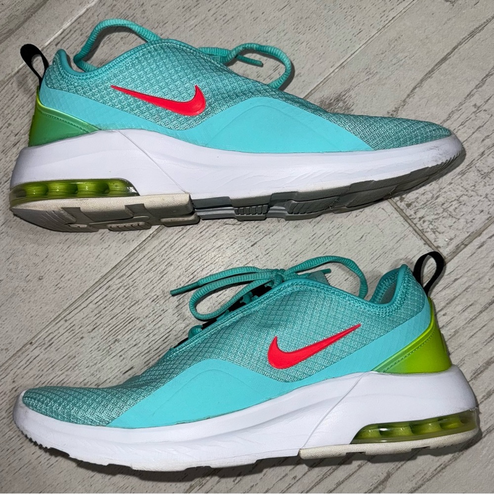 Nike Air Max Motion 2 Aurora Green/Women’s Size 9/Gently Used